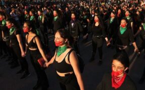 women protest in chile
